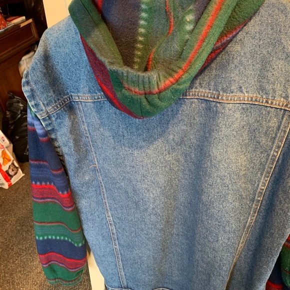 Jean jacket hoodie with fun fabric sleeves - Picture 2 of 3
